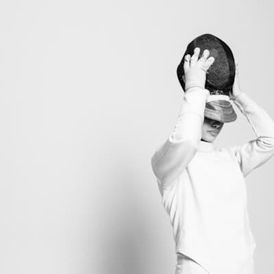 Fencer preparing for bout